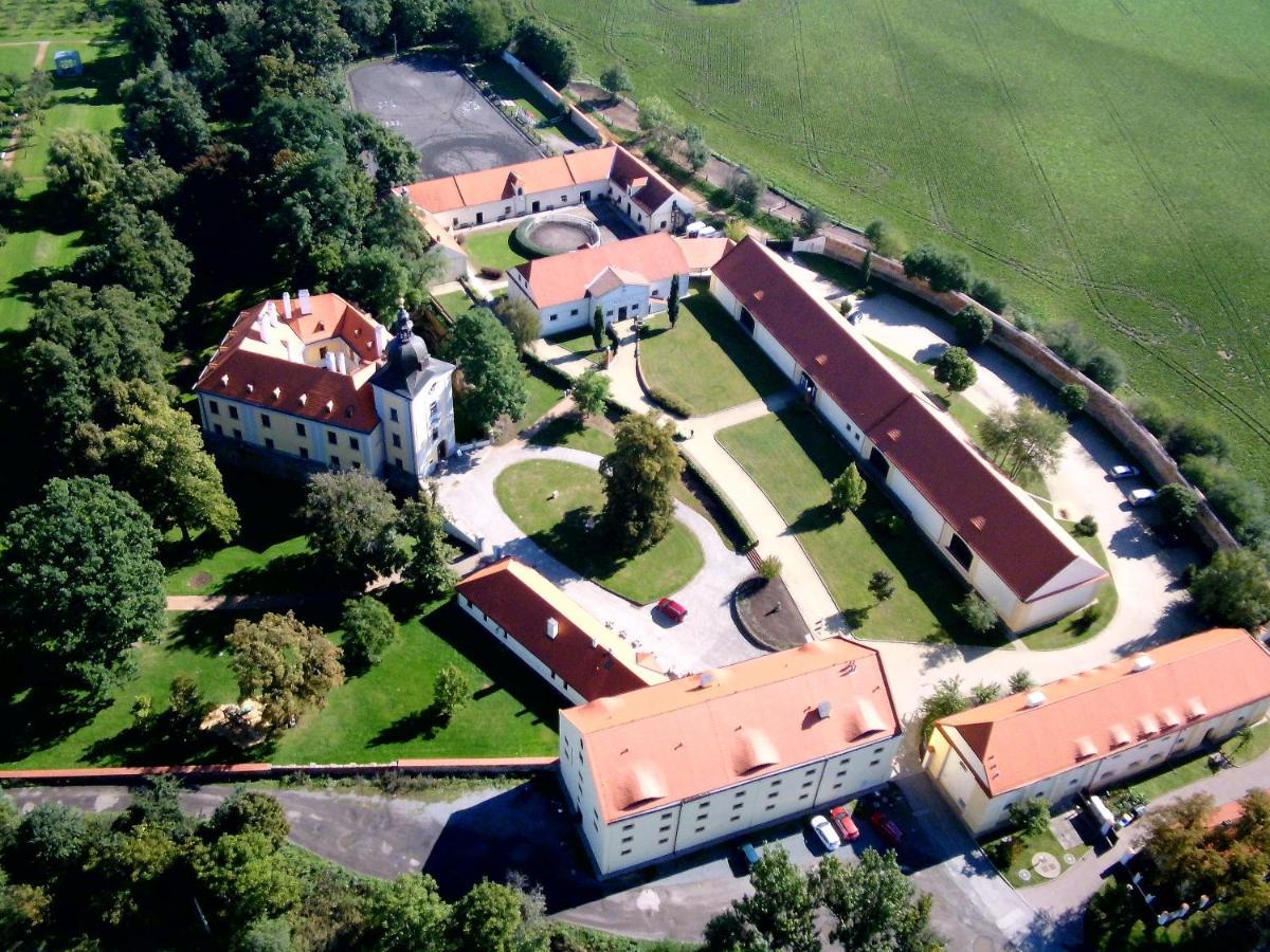 Pytloun Chateau Hotel Ctenice براغ المظهر الخارجي الصورة